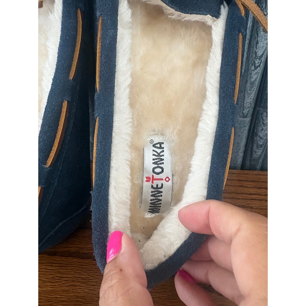 Minnetonka Cally Navy Blue Suede Faux Fur Moccasin Slippers 40414 Womens 9 - Picture 4 of 7